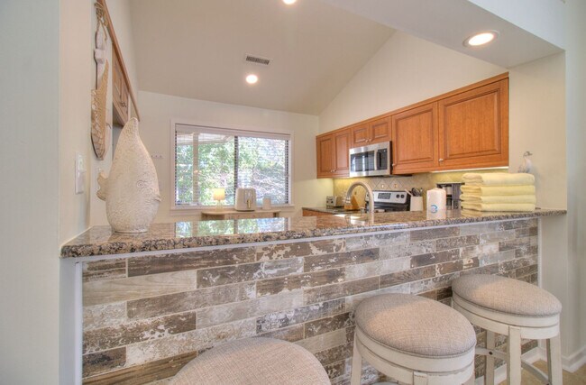 Building Photo - 301 Myrtlewood Ct