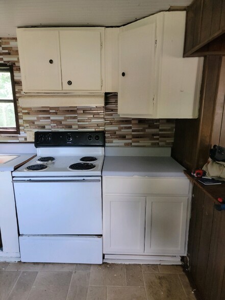 Building Photo - 11 Moore St