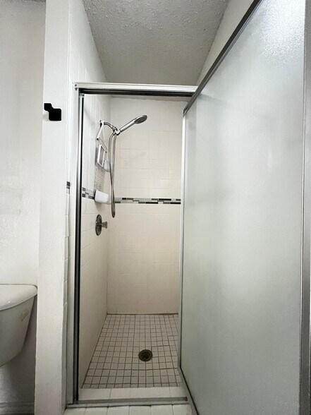 Building Photo - 1547 Guadalajara Ave