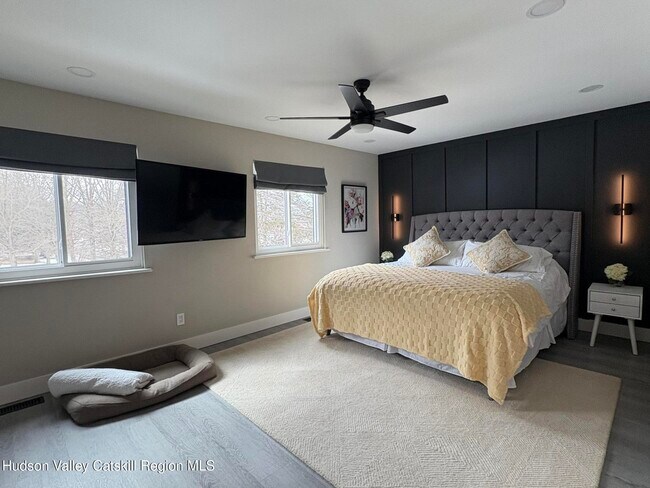 Building Photo - 204 Village Ct