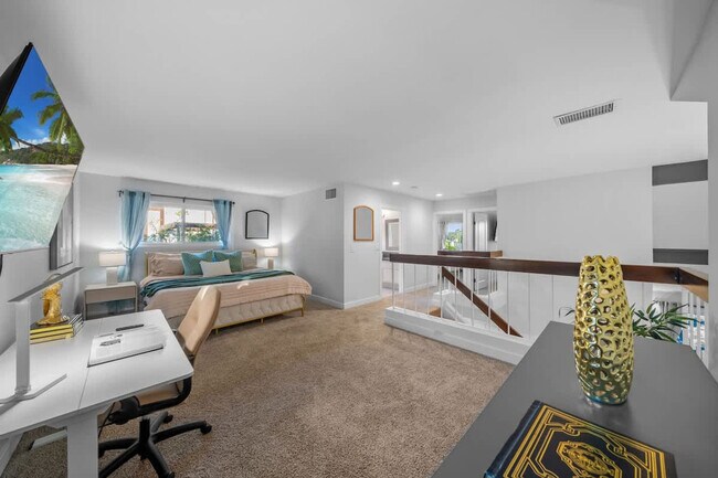 Building Photo - 9737 Benavente Pl