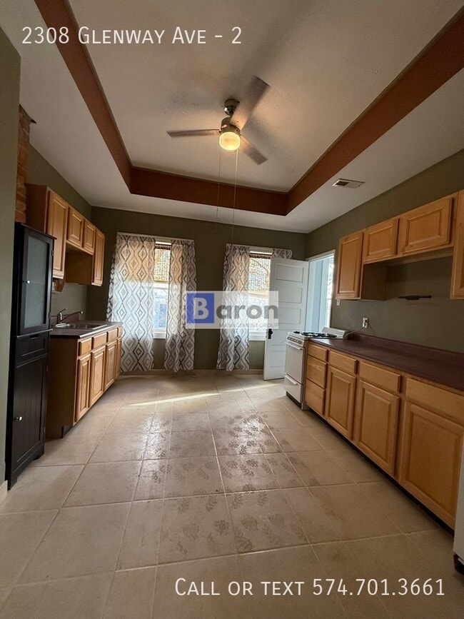 Building Photo - 2308 Glenway Ave