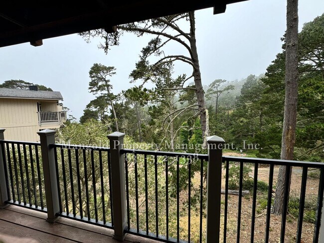 Building Photo - Tanglewood Condominium With Beautiful Bay Views, Fireplace, and Private Deck!!
