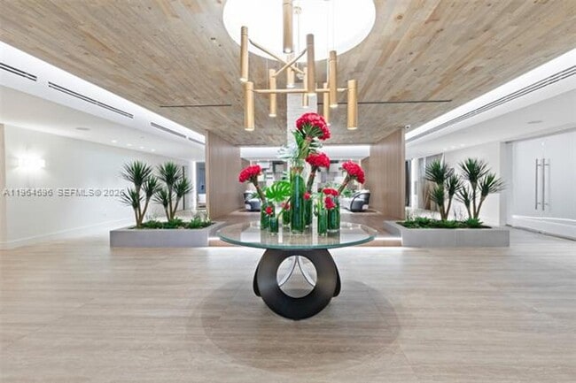 Building Photo - 2301 Collins Ave