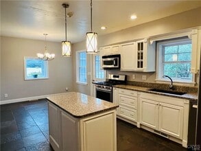 Building Photo - 130 East Ave