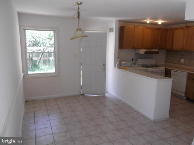 Building Photo - 9726 Bragg Ln
