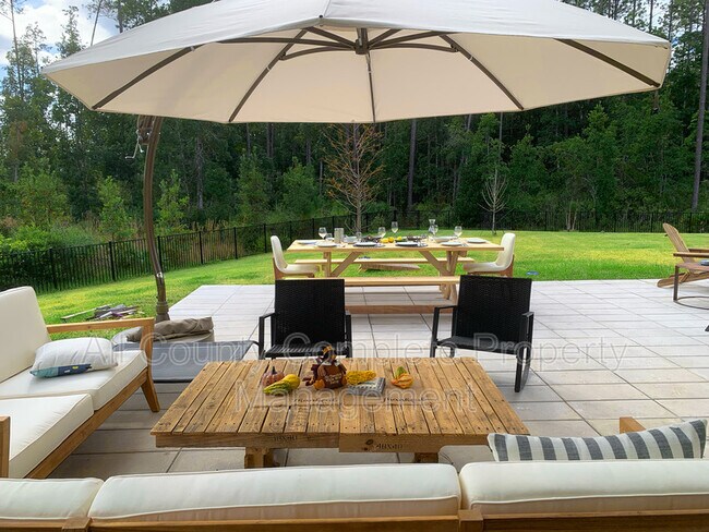 Building Photo - 261 Starnberg Ct