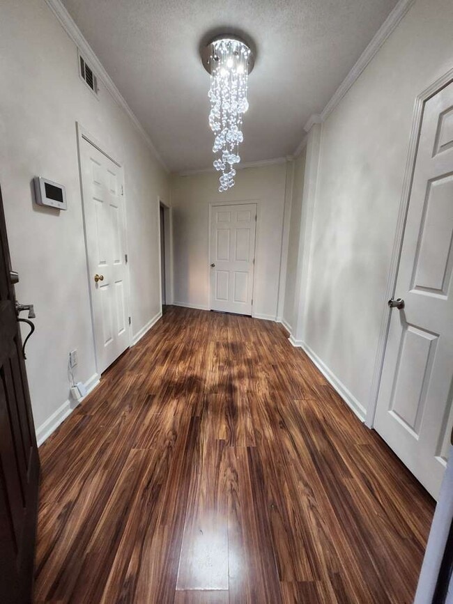 Building Photo - 203 Walnut Gardens Dr