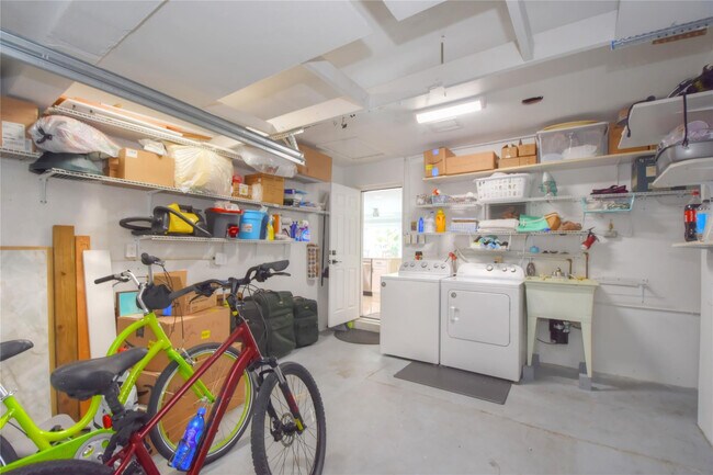 Building Photo - 2228 SE 10th St