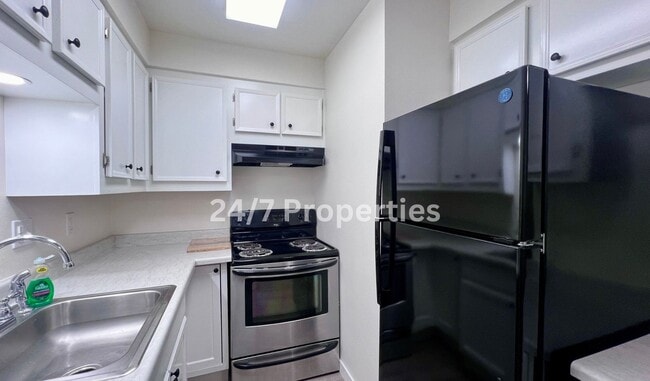 Building Photo - Newly Updated 1BD I 1BA - SANDY OR!