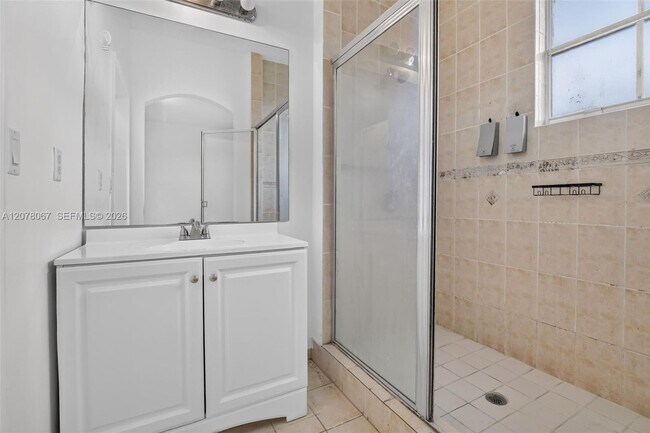 Building Photo - 4927 N Harbor Isles Dr