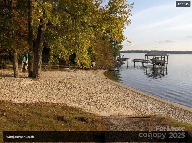 Building Photo - 4167 Greenview Ct