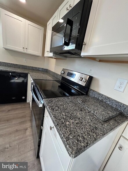 Building Photo - 34565 Main St