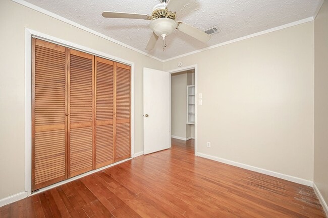Building Photo - For Rent – 3 Bedroom, 1 Bath Home in Pasca...