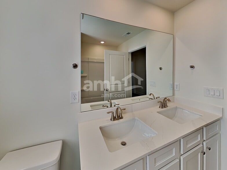 Building Photo - 3009 Ansley Place Rd