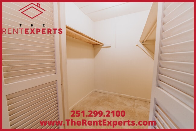 Building Photo - 908 E David Langan Dr