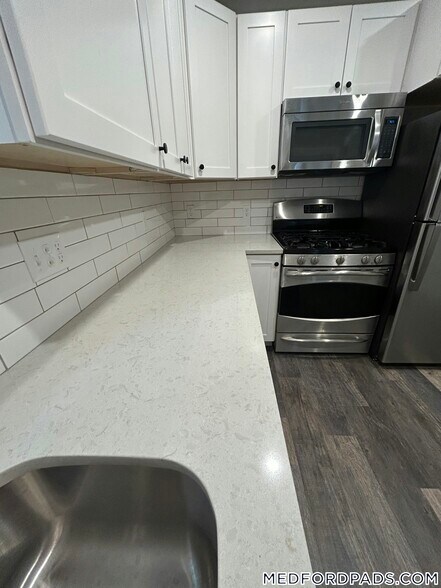 Primary Photo - 82 North St