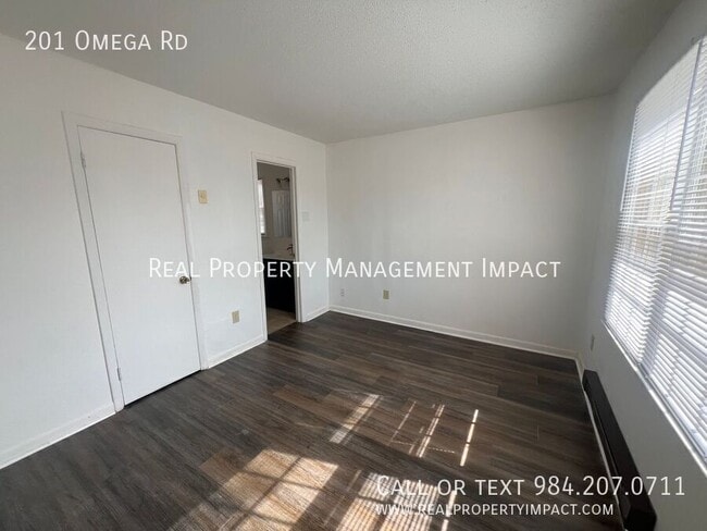 Building Photo - 201 Omega Rd
