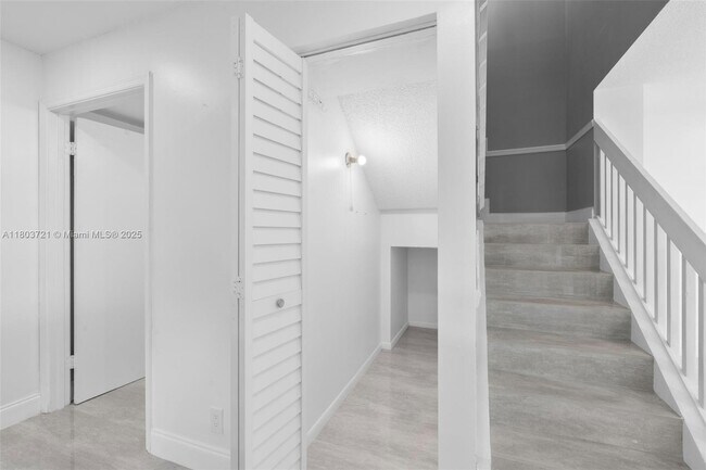 Building Photo - 2622 NW 99th Ave
