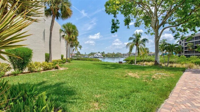 Building Photo - 1700 Cove II Pl