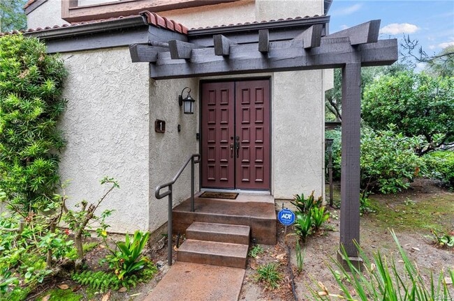 Building Photo - 5757 Owensmouth Ave