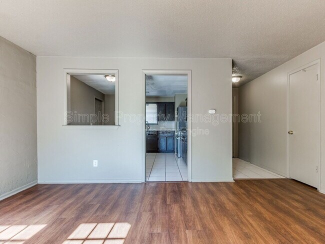 Building Photo - 4008 SE 47th St