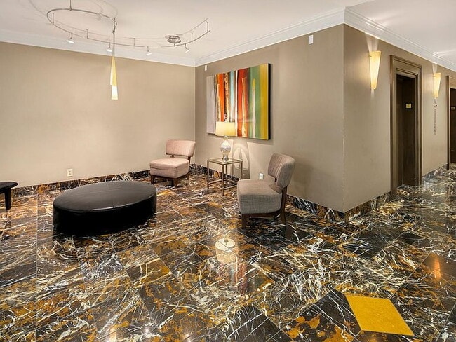 Building Photo - 1105 Spring St