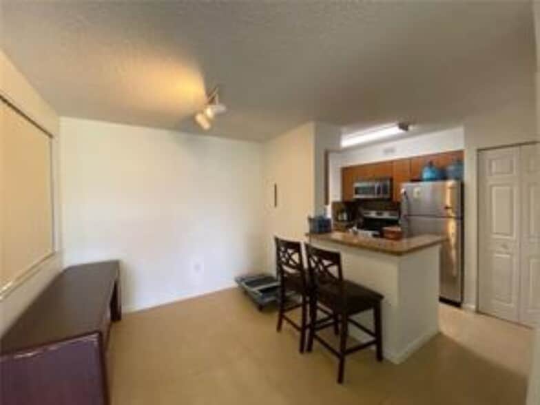 Building Photo - 2841 N Oakland Forest Dr