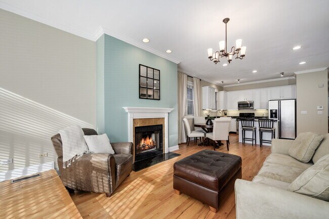 Building Photo - 2512 W Thomas St