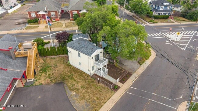 Building Photo - 109 Poole Ave