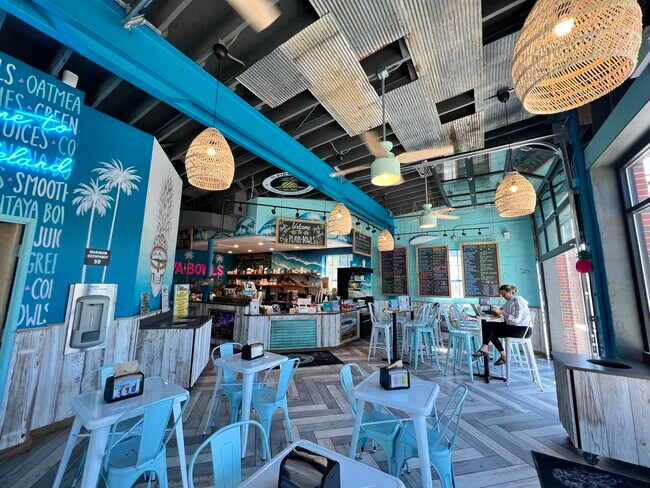 Building Photo - 2565 Teller St