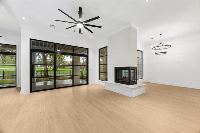 Building Photo - 5 Buttonbush Ct