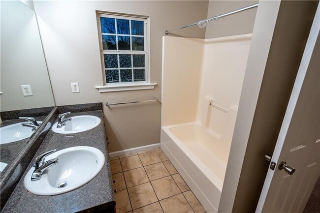 Building Photo - 1188 Ira St SW