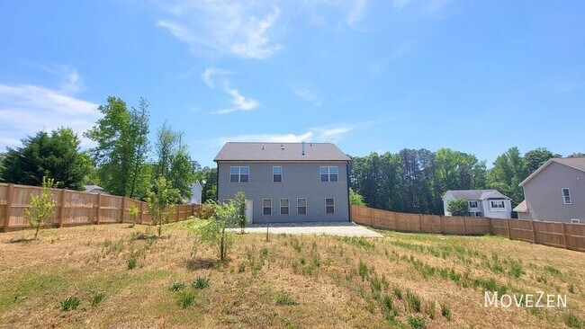 Building Photo - 1021 Silver Farm Rd