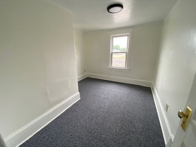 Building Photo - Bright 3BR Single-Family in East Akron — Y...