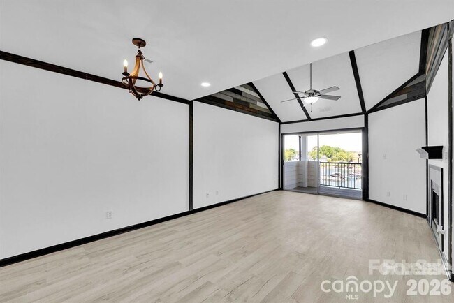 Building Photo - 18755 Vineyard Point Ln