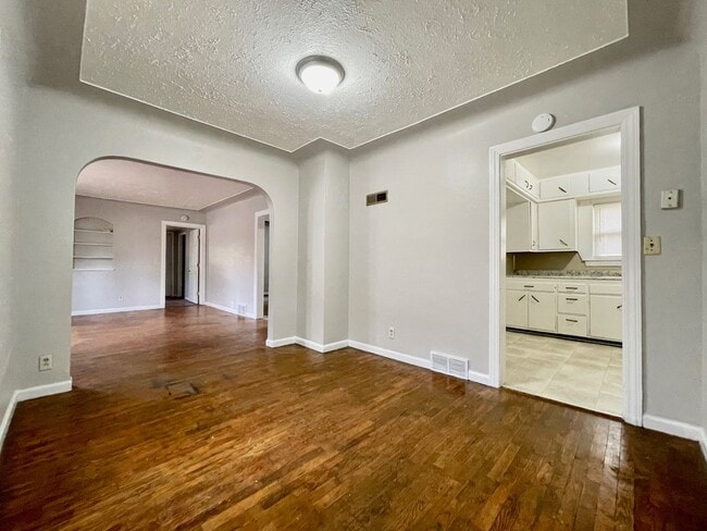 Building Photo - Two Bedroom Home in Muskegon