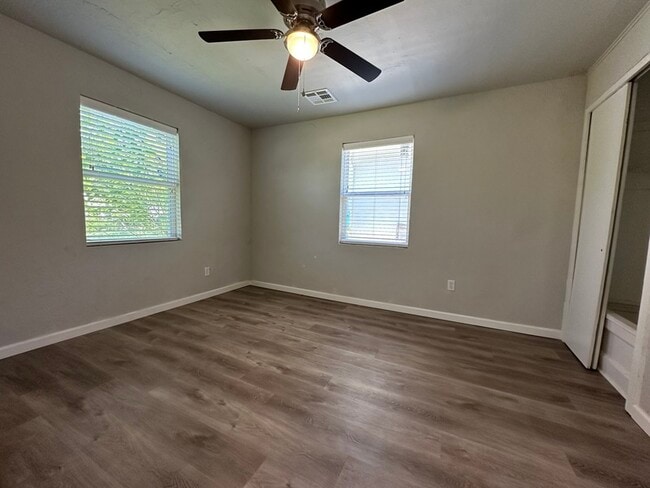 Building Photo - 3208 NW 30th St