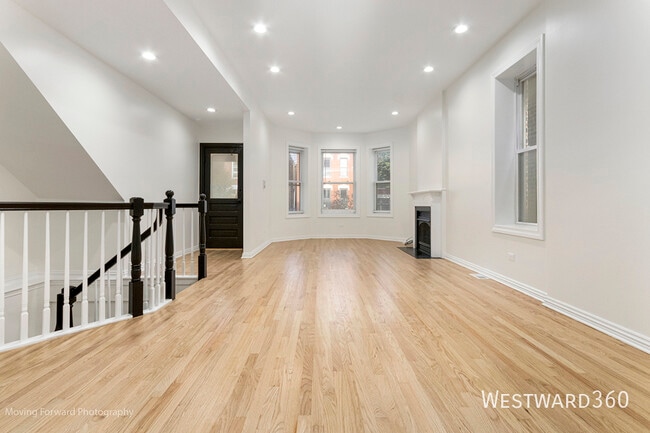 Primary Photo - 1138 N Winchester-`1