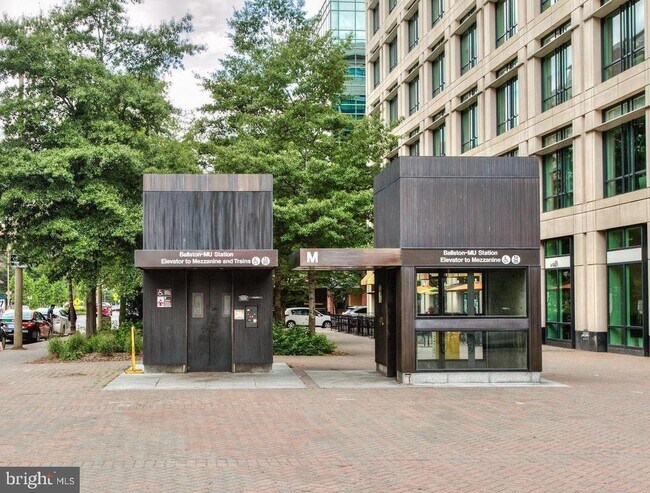 Building Photo - 3409 Wilson Blvd
