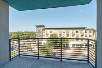 Building Photo - 1701 Simond Ave