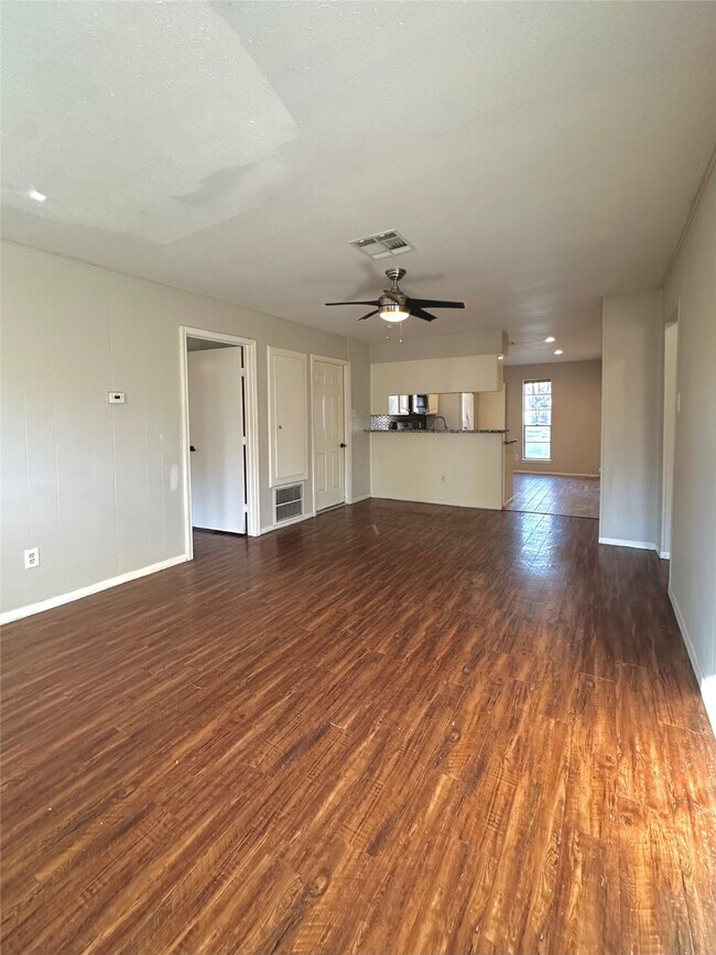 Building Photo - 3223 Brooktree Ln