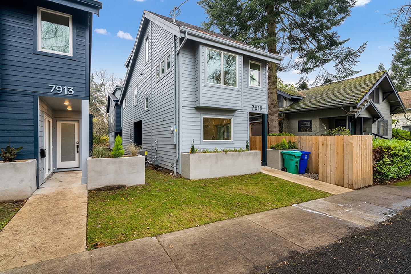 Building Photo - Brand new Portsmouth home steps from Colum...