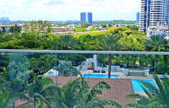 Building Photo - 2800 Island Blvd