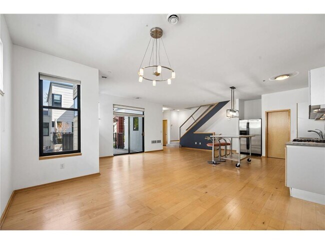 Building Photo - 2818 Aldrich Ave S