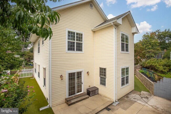 Building Photo - 10717 Bentley Ln