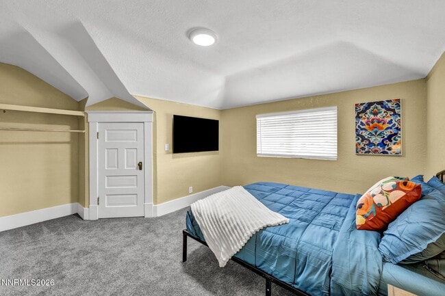 Building Photo - 33 W 8th St