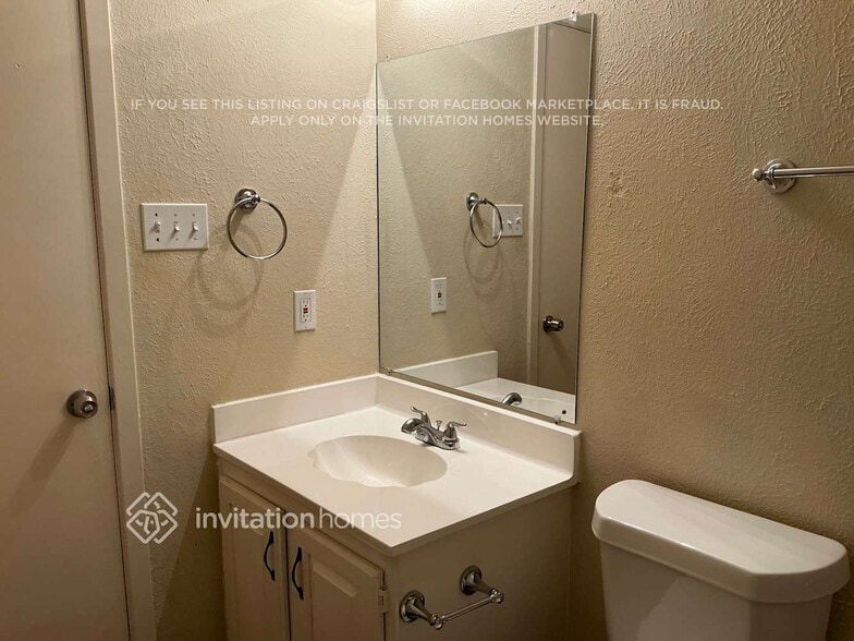 Building Photo - 1716 Delaford Pl