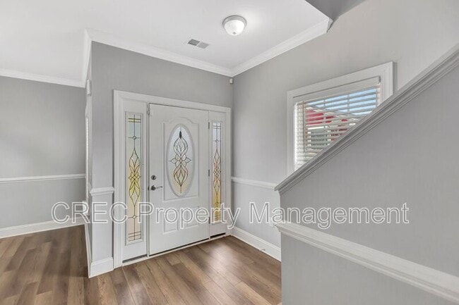 Building Photo - 2703 E Surrey Dr