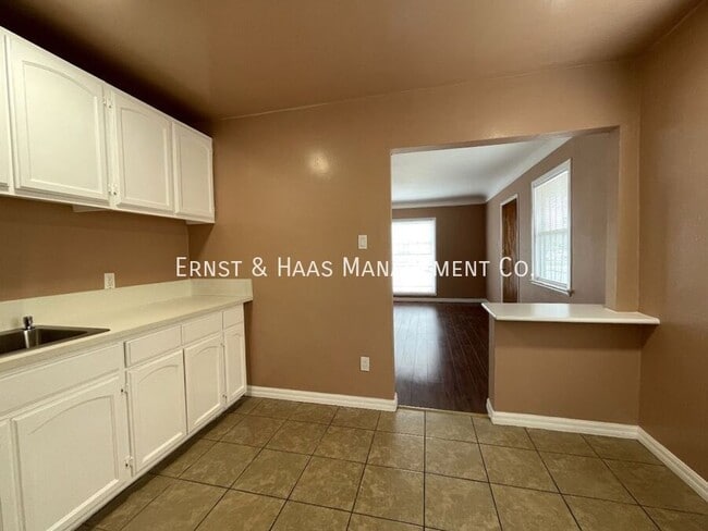 Building Photo - 1401 N Bullis Rd